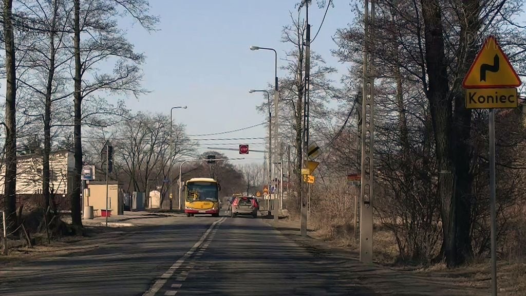 Bedeutet das unter dem Straßenzeichen angebrachte Schild das Ende der Straße mit gefährlichen Kurven?
